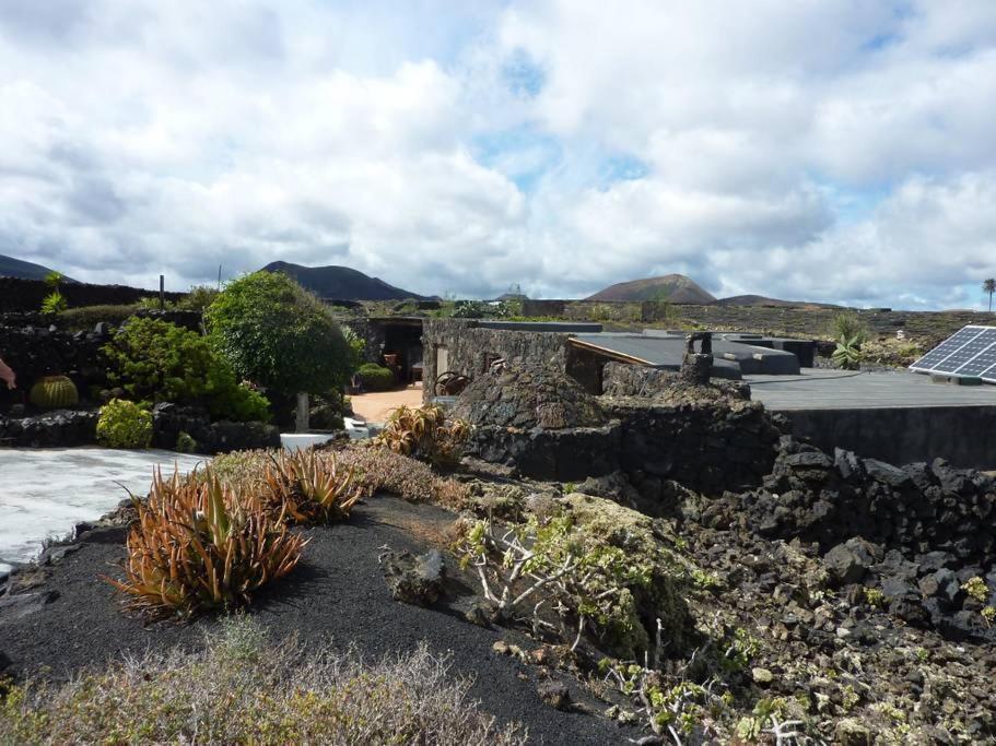 Los Frailes Eco Finca A Tinajo Exterior photo